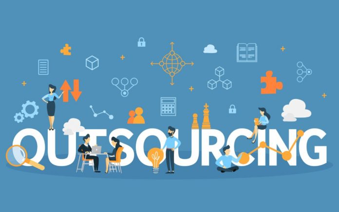 Outsourcing là gì? Vì sao các doanh nghiệp nên lựa chọn Outsourcing?